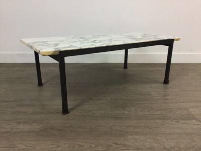 Lot 73 - A MID CENTURY, MARBLE TOP COFFEE TABLE