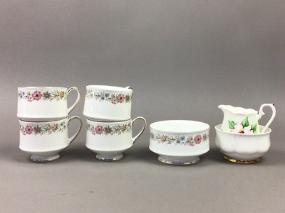 Lot 52 - A QUEEN ANNE 'LOUISE' PATTERN TEA SERVICE AND OTHER TEA WARE AND CERAMICS