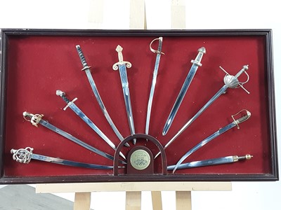 Lot 55 - A FRANKLIN MINT 2000 YEARS OF THE SWORD