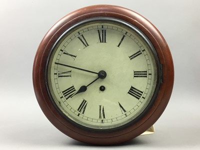 Lot 186 - A VICTORIAN MAHOGANY CIRCULAR WALL CLOCK