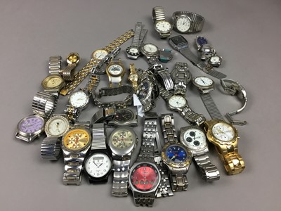 Lot 90 - A LARGE LOT OF WATCHES