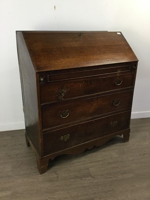 Lot 263 - A GEORGIAN OAK BUREAU