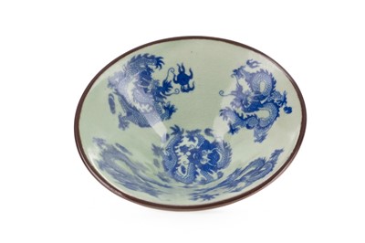 Lot 346 - A 19TH/20TH CENTURY CHINESE CELADON DRAGON BOWL