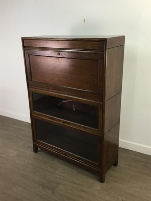 Lot 267 - A THREE TIER OAK STACKING BUREAU BOOKCASE