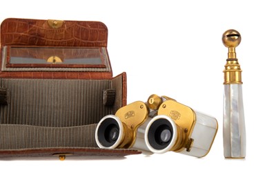 Lot 175 - A PAIR OF EARLY 20TH CENTURY CARL ZEISS OPERA GLASSES