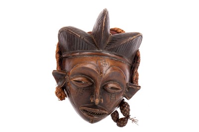 Lot 77A - AN AFRICAN CHOKWE-TYPE TRIBAL MASK