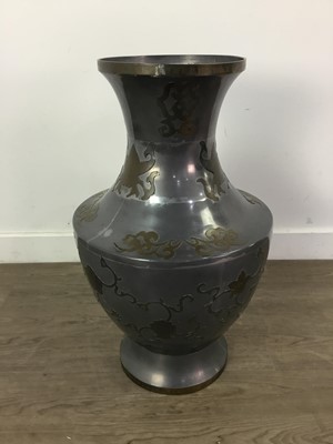 Lot 293 - A LARGE METAL VASE