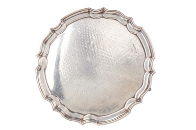 Lot 202 - A GEORGE VI SILVER SALVER