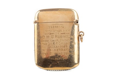 Lot 201 - LNER INTEREST - A GEORGE V NINE CARAT YELLOW GOLD VESTA CASE