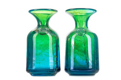 Lot 520 - A PAIR OF MDINA GLASS BOTTLE VASES AND TWO CIRCULAR BOWLS