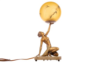 Lot 501 - AN ART DECO GILT SPELTER FIGURAL TABLE LAMP