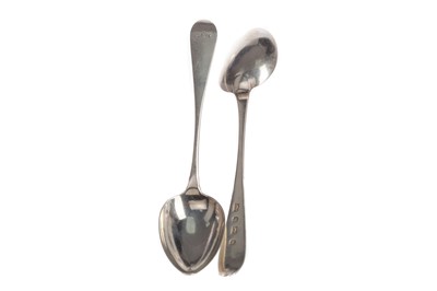 Lot 219 - A PAIR OF SCOTTISH PROVINCIAL SILVER SIDE SPOONS