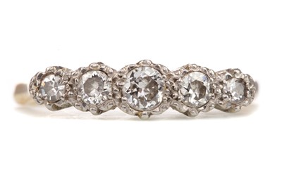 Lot 702 - A DIAMOND FIVE STONE RING