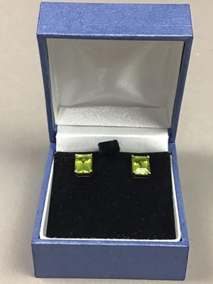 Lot 478 - TWO PAIRS OF NINE CARAT GOLD EARRINGS