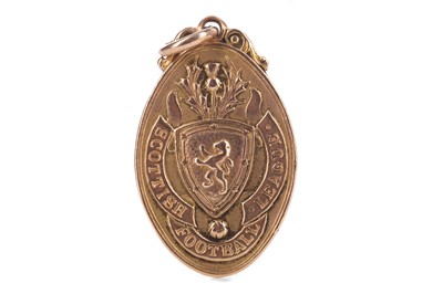 Lot 1496 - ANDREW DONALDSON OF MOTHERWELL F.C. SCOTTISH FOOTBALL LEAGUE CHAMPIONSHIP 1931-32 GOLD MEDAL