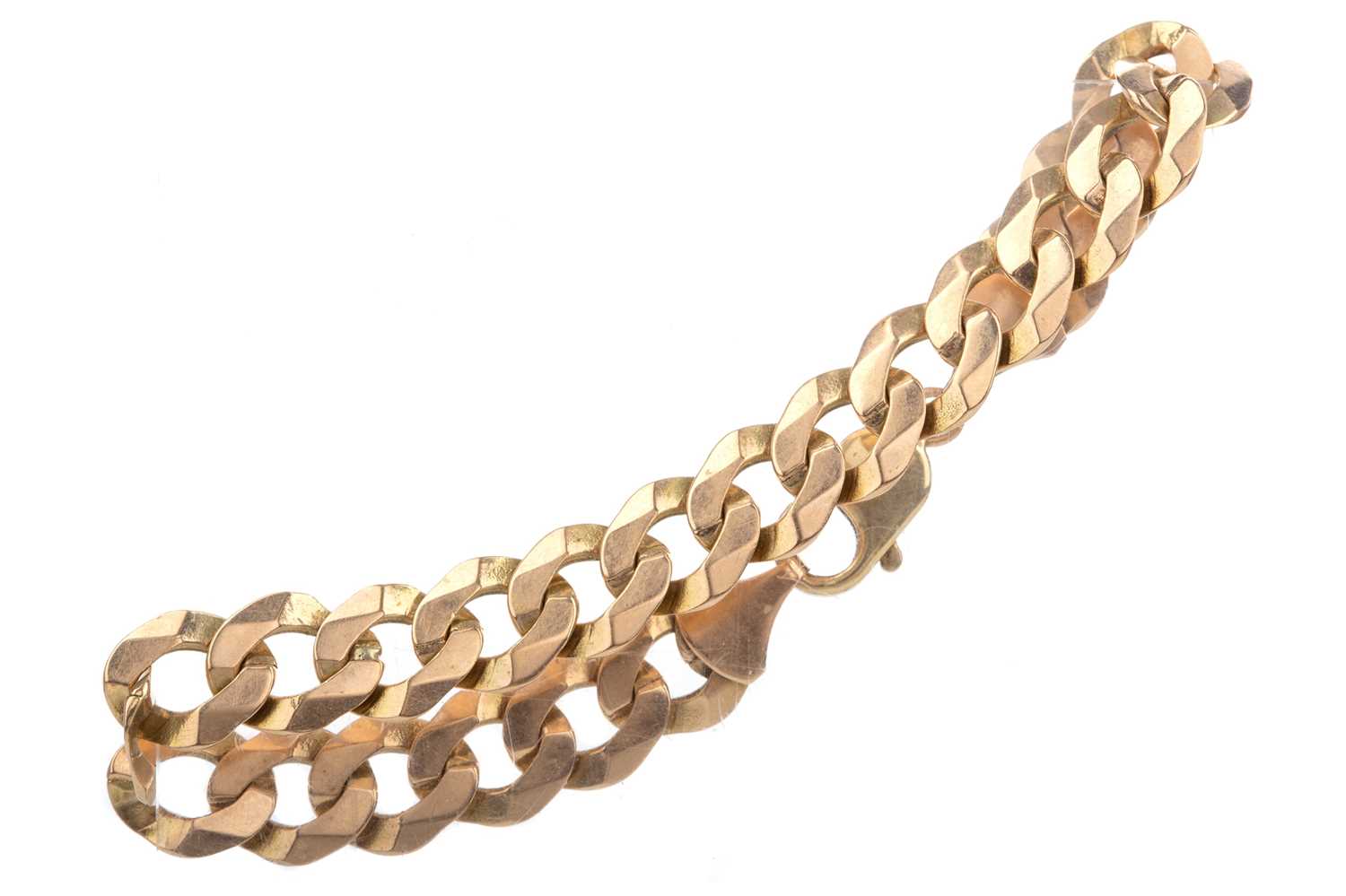 Lot 401 - A NINE CARAT GOLD CURB LINK BRACELET