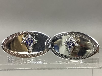 Lot 545 - A PAIR OF MASONIC CUFFLINKS, A MASONIC STUD AND VARIOUS GENT'S WATCHES