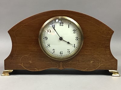 Lot 548 - AN EARLY 20TH CENTURY INLAID MAHOGANY MANTEL CLOCK