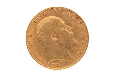 Lot 24 - AN EDWARD VII GOLD HALF SOVEREIGN DATED 1909