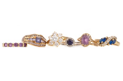 Lot 470 - A GROUP OF GEM SET RINGS