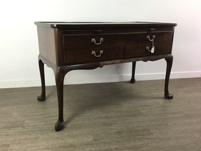 Lot 81 - A MAHOGANY REPRODUCTION DRESSING CHEST BY WHYTOCK & REID