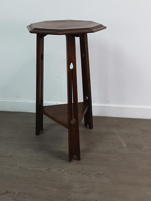 Lot 532 - AN ARTS & CRAFTS OAK OCCASIONAL TABLE IN THE MANNER OF LIBERTY & CO