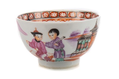 Lot 1358 - AN 18TH CENTURY CHINESE EXPORT TEA BOWL