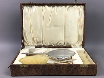Lot 35 - A SILVER TWO-PIECE DRESSING SET AND FURTHER SILVER PLATED WARES