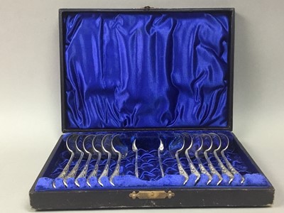 Lot 183 - A SET OF SILVER TEASPOONS AND TONGS WITH FURTHER PLATED WARES