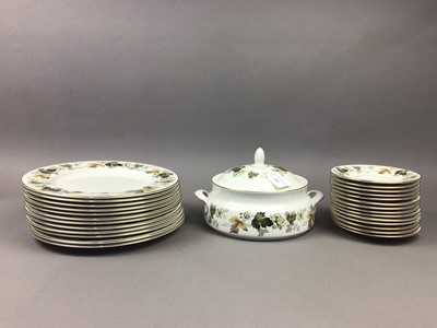 Lot 266 - A ROYAL DOULTON LARCHMONT DINNER AND TEA SERVICE