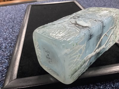 Lot 547 - DAUM FRÈRES NANCY, A RARE CAMEO AND ENAMELLED GLASS SWAN VASE