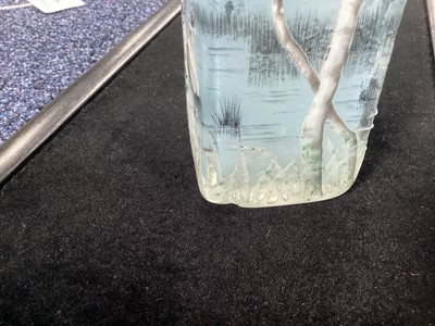 Lot 547 - DAUM FRÈRES NANCY, A RARE CAMEO AND ENAMELLED GLASS SWAN VASE