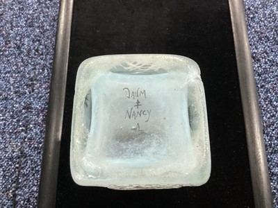 Lot 547 - DAUM FRÈRES NANCY, A RARE CAMEO AND ENAMELLED GLASS SWAN VASE