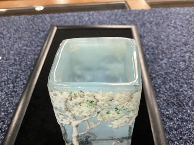 Lot 547 - DAUM FRÈRES NANCY, A RARE CAMEO AND ENAMELLED GLASS SWAN VASE