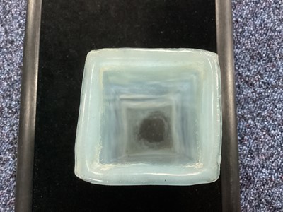 Lot 547 - DAUM FRÈRES NANCY, A RARE CAMEO AND ENAMELLED GLASS SWAN VASE