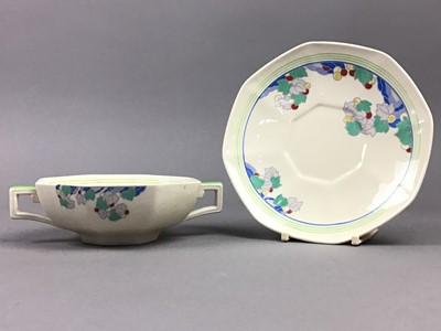 Lot 213 - A ROYAL DOULTON 'WYNN' PATTERN PART DINNER SERVICE