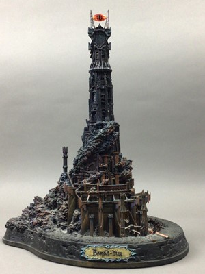 Lot 949 - THE LORD OF THE RINGS MODELS