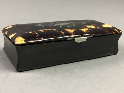 Lot 308 - A VICTORIAN TORTOISESHELL SNUFF BOX