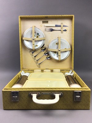 Lot 317 - A BREXTON PICNIC SET