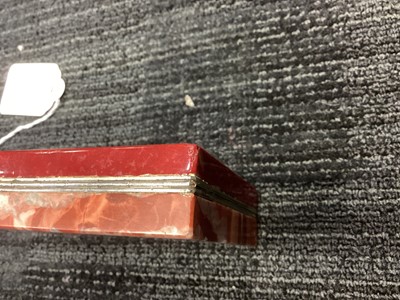 Lot 41 - AN EARLY 19TH CENTURY ITALIAN GRAND TOUR MICROMOSAIC SNUFF BOX