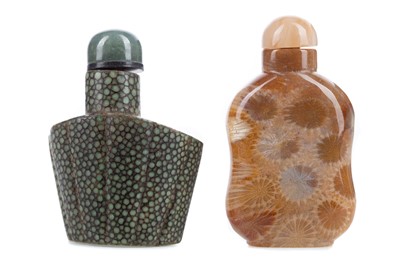 Lot 1383 - TWO CHINESE SNUFF BOTTLES