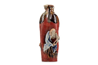 Lot 1386 - A JAPANESE SUMIDA GAWA POTTERY VASE