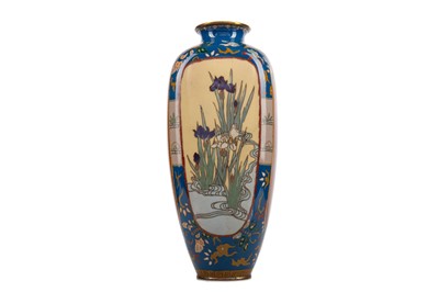 Lot 1397 - AN EARLY 20TH CENTURY JAPANESE CLOISONNE ENAMEL VASE