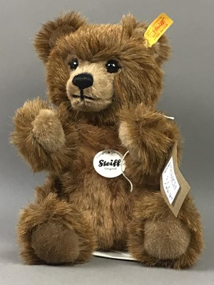 Lot 364 - A COLLECTION OF MODERN STEIFF BEARS AND TOYS