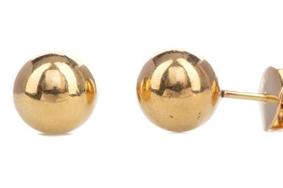 Lot 511 - A PAIR OF GOLD BALL STUD EARRINGS