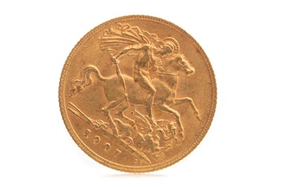 Lot 29 - AN EDWARD VII GOLD HALF SOVEREIGN DATED 1907