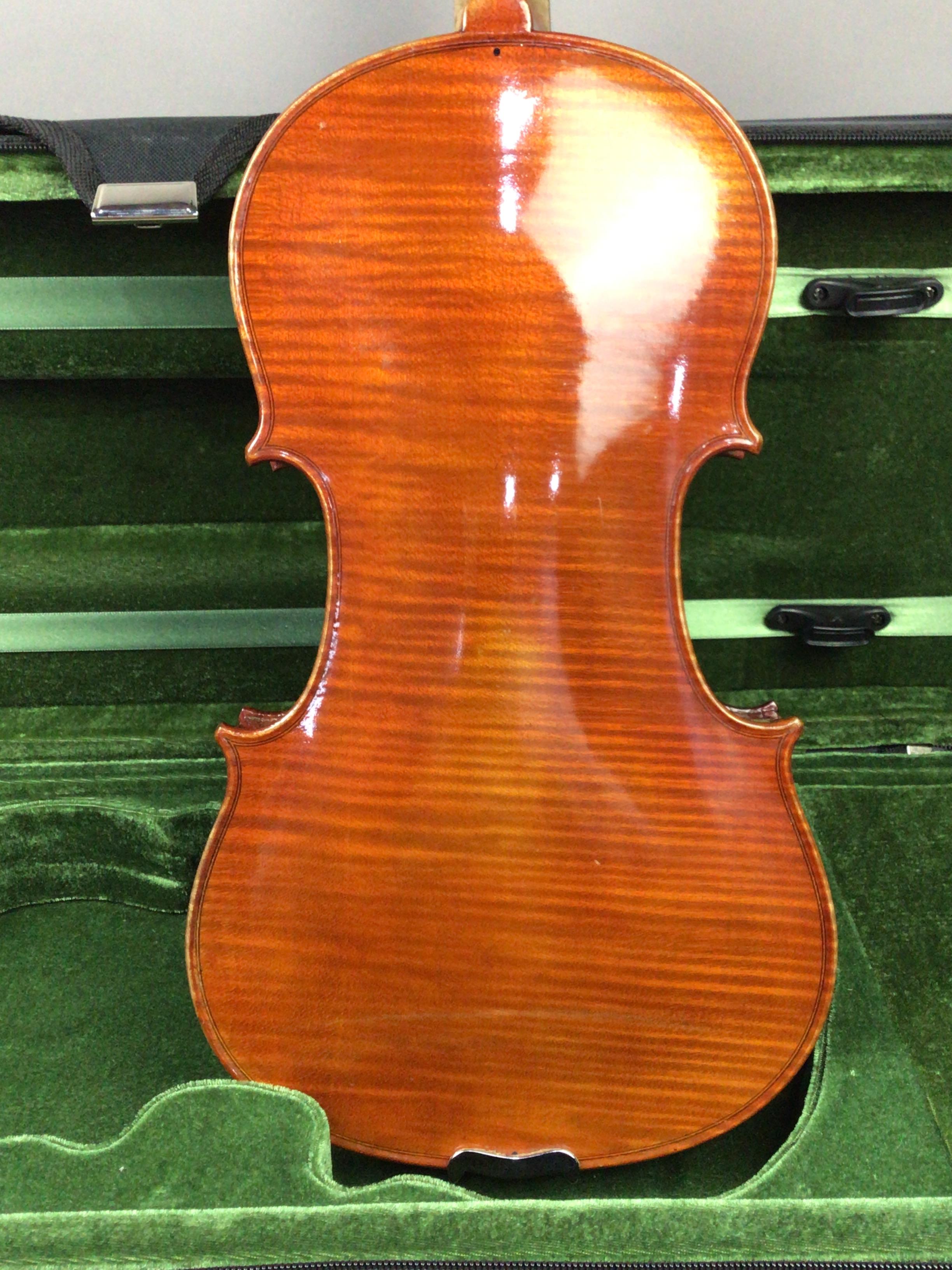 Lot 619 A FULL SIZE VIOLIN BY JULIUS A. HUBICKA