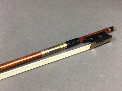 Lot 627 - A CHINESE GOLD MOUNTED VIOLIN BOW BY GELG OF BEIJING
