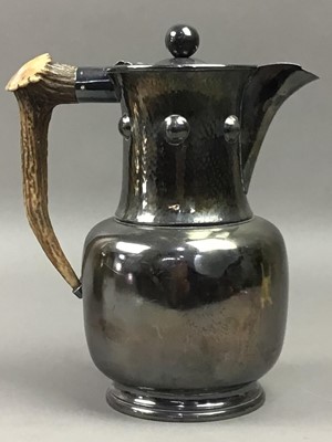 Lot 527 - AN EARLY 20TH CENTURY PLATED HOT WATER JUG AND OTHER PLATE