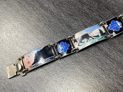 Lot 523 - A SCANDINAVIAN SILVER AND ENAMEL PENDANT AND BRACELET